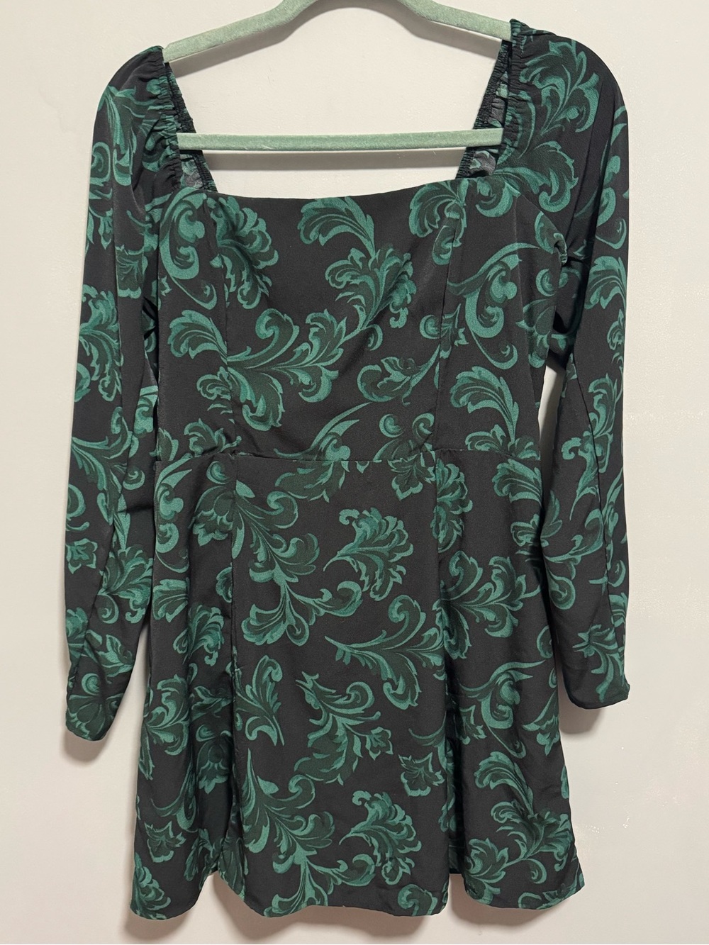 Abercrombie & Fitch- Long Sleeve Square Neck Mini Dress. Black and Green Size LT